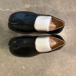 Raboesy Women’s Black Leather Tabi Loafers